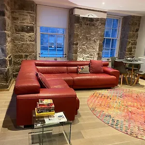 Joivy Elegant At The Heart Of The Royal Mile Edinburgh