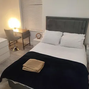 https://apt-goulden-retreat.hotelsin-chester.com
